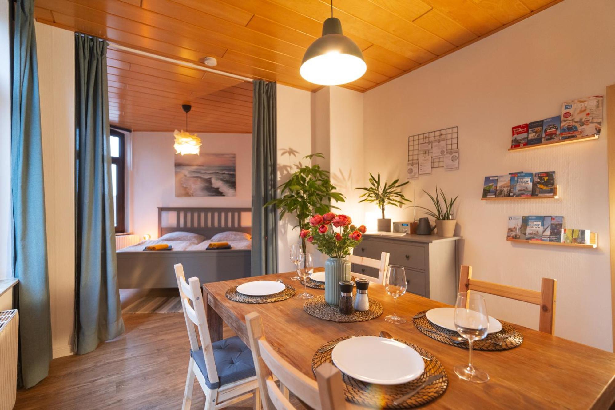 Das Blaue Tuerchen - Wohnung Mit Beamer Und Kicker เบรเมอร์ฮาเฟิน ภายนอก รูปภาพ