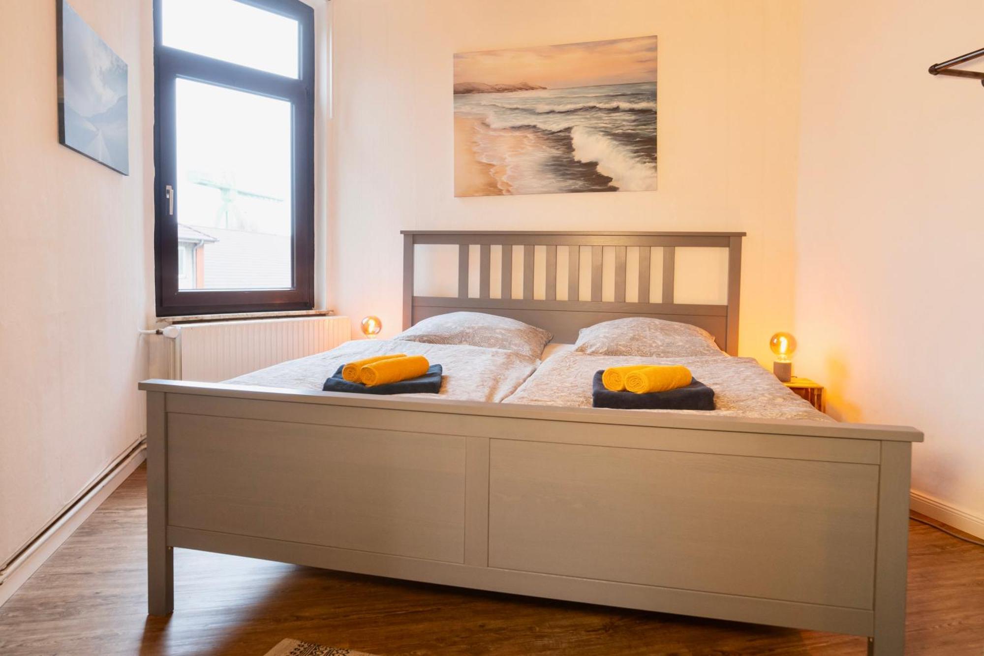 Das Blaue Tuerchen - Wohnung Mit Beamer Und Kicker เบรเมอร์ฮาเฟิน ภายนอก รูปภาพ